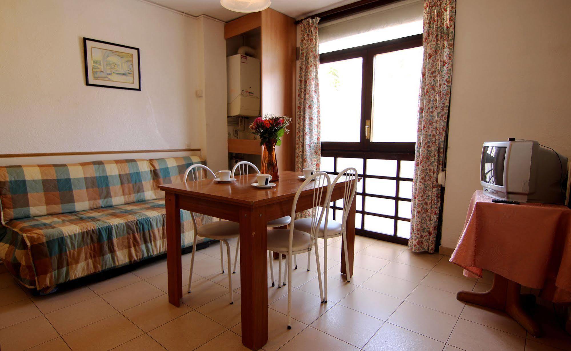 Apartamentos Zodiac Lloret de Mar Bagian luar foto
