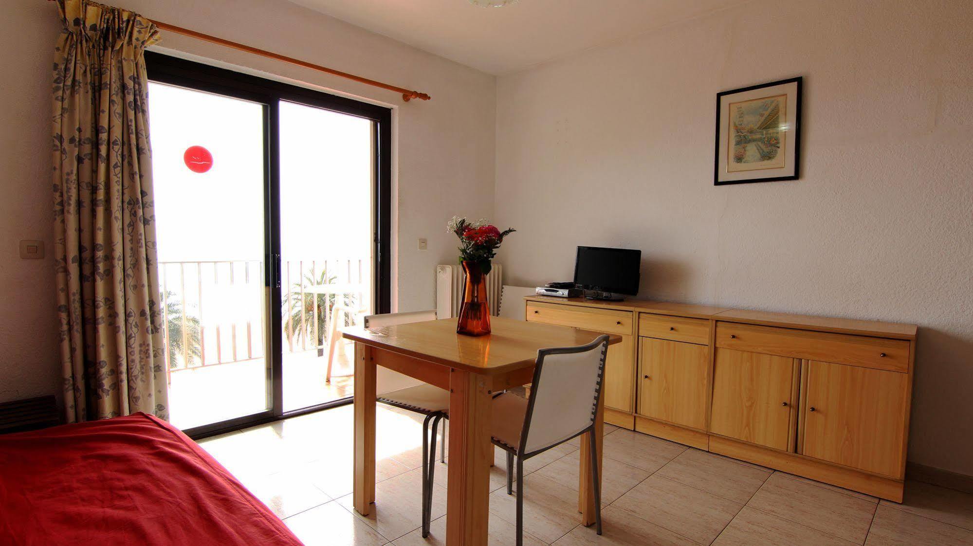 Apartamentos Zodiac Lloret de Mar Bagian luar foto