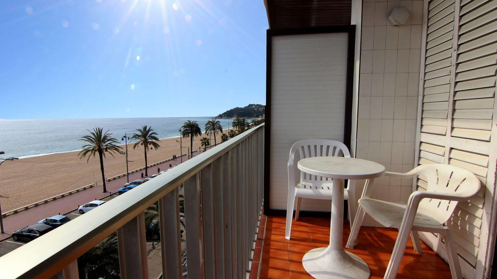 Apartamentos Zodiac Lloret de Mar Bagian luar foto
